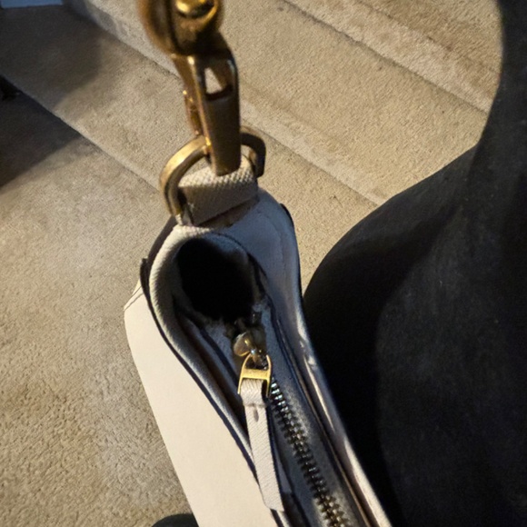 Tory Burch White Bag with Vibrant Strap - Picture 12 of 16